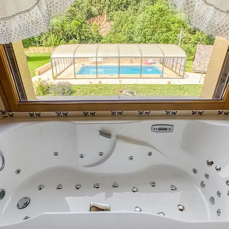 Grand Piscine, L'estrebaldie Aveyron Willa *